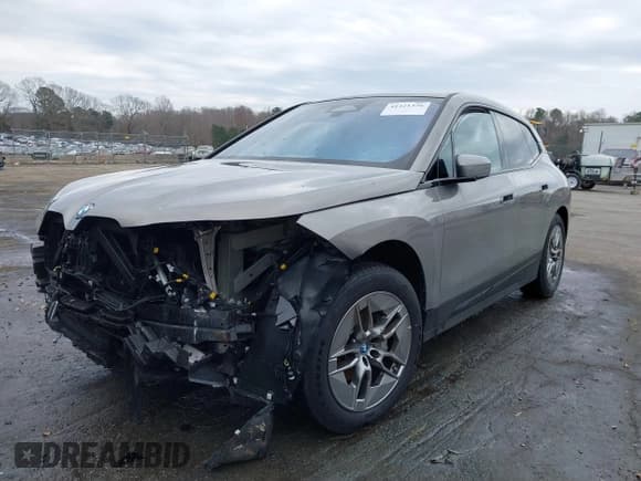 ✅ 2023 BMW iX xDrive50 • VIN: WB523CF01PCM04342 • Lot: 41421326. Wystawiony na IAAI z przebiegiem Nie podano. Bezpłatny archiwum sprzedaży aukcyjnych z USA i szczegółowy raport historii pojazdu na DreamBid. Zdjęcie 2.