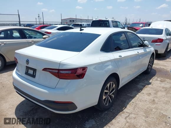 ✅ 2022 Volkswagen Jetta S • VIN: 3VWCM7BU7NM023240 • Лот: 42642763. Опубликован ранее на IAAI с пробегом 51 911 миль. Бесплатный доступ к архиву аукционных продаж из США и подробный отчёт об истории автомобиля на DreamBid. Изображение 4.