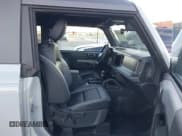 ✅ 2024 Ford Bronco Big Bend • VIN: 1FMDE7AH9RLB32925 • Лот: 43905559. Опубликован ранее на IAAI с пробегом 20 387 миль. Бесплатный доступ к архиву аукционных продаж из США и подробный отчёт об истории автомобиля на DreamBid. Изображение 5.