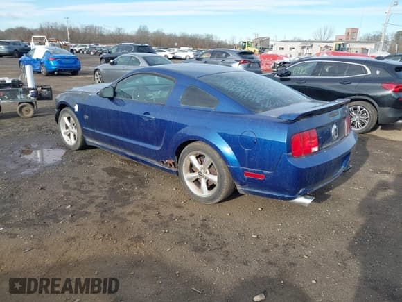 ✅ 2006 Ford Mustang GT Deluxe • VIN: 1ZVHT82H765141619 • Lot: 43901700. Listed on IAAI with 107,806 mi. Free auction sales archive from the USA and detailed vehicle history report at DreamBid. Image 3.