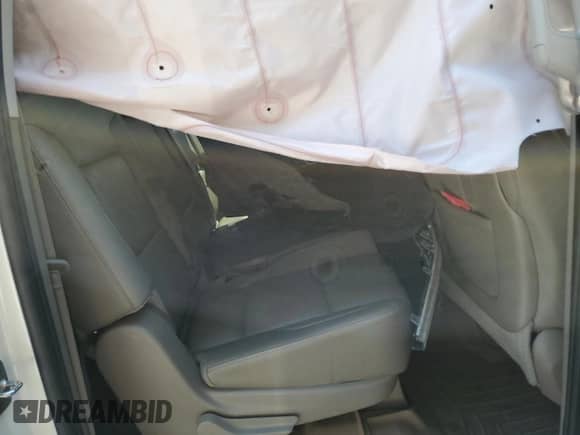 2015 Chevrolet Suburban LTZ z VIN 1GNSKKKC2FR507306, wystawiony jako Copart lot #65394694 z przebiegiem 45 756 mil mil oraz Czysty tytuł • Clean title. Historia ofert i sprzedaży dostępna na DreamBid. Obrazek 11.