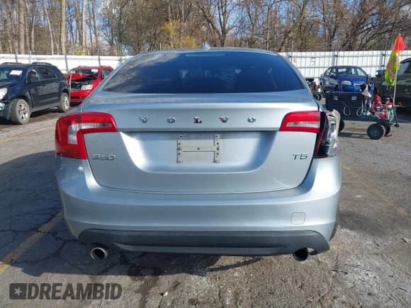 ✅ 2013 Volvo S60 T5 Premier • VIN: YV1612FS2D2205609 • Lot: 43649381. Listed on IAAI with 107,654 mi. Free auction sales archive from the USA and detailed vehicle history report at DreamBid. Image 16.