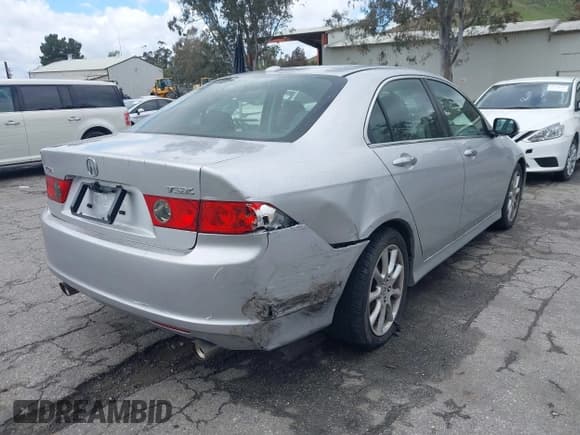 ✅ 2008 Acura TSX Nav • VIN: JH4CL96928C021522 • Lot: 41782013. Listed on IAAI with 116,655 mi. Free auction sales archive from the USA and detailed vehicle history report at DreamBid. Image 4.