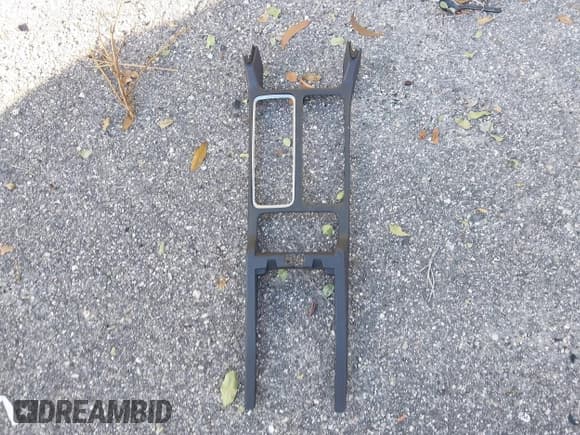 ✅ 2017 Ford Escape Titanium • VIN: 1FMCU0JD7HUA79136 • Lot: 43697186. Wystawiony na IAAI z przebiegiem 97 378 mil. Bezpłatny archiwum sprzedaży aukcyjnych z USA i szczegółowy raport historii pojazdu na DreamBid. Zdjęcie 12.