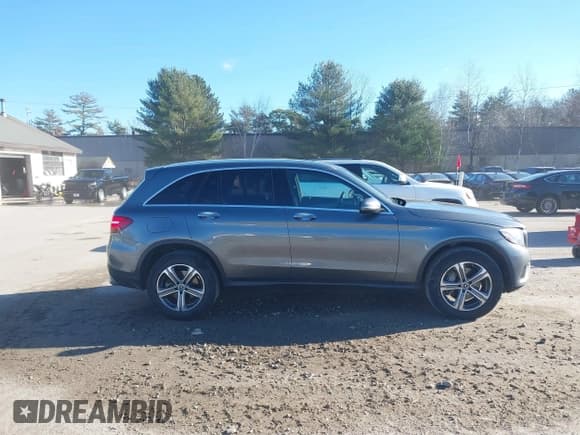 ✅ 2019 Mercedes-Benz GLC 300 • VIN: WDC0G4KB7KF569309 • Lot: 43786735. Wystawiony na IAAI z przebiegiem 175 695 mil. Bezpłatny archiwum sprzedaży aukcyjnych z USA i szczegółowy raport historii pojazdu na DreamBid. Zdjęcie 13.