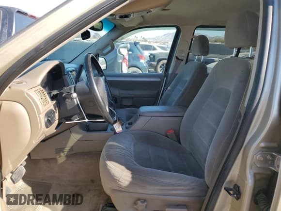 ✅ 2003 Ford Explorer XLT • VIN: 1FMZU63KX3UA29557 • Лот: 43083855. Опубликован ранее на Copart с пробегом 129 205 миль. Бесплатный доступ к архиву аукционных продаж из США и подробный отчёт об истории автомобиля на DreamBid. Изображение 7.