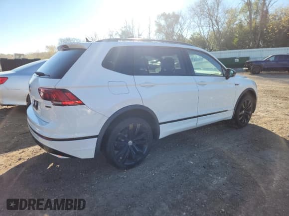 ✅ 2020 Volkswagen Tiguan SE • VIN: 3VV2B7AX9LM178158 • Lot: 89654845. Listed on Copart with 84,619 mi. Free auction sales archive from the USA and detailed vehicle history report at DreamBid. Image 3.