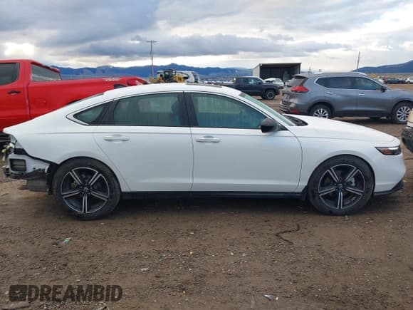 ✅ 2024 Honda Accord Sport • VIN: 1HGCY2F53RA010101 • Lot: 43517781. Wystawiony na IAAI z przebiegiem 23 248 mil. Bezpłatny archiwum sprzedaży aukcyjnych z USA i szczegółowy raport historii pojazdu na DreamBid. Zdjęcie 14.