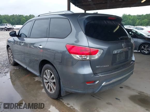 ✅ 2015 Nissan Pathfinder S • VIN: 5N1AR2MN8FC719737 • Lot: 42467205. Listed on IAAI with 195,894 mi. Free auction sales archive from the USA and detailed vehicle history report at DreamBid. Image 3.