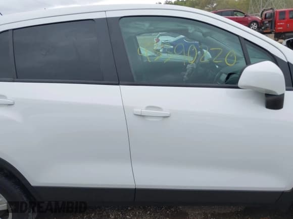 ✅ 2022 Chevrolet Trax LS • VIN: KL7CJNSM1NB548699 • Lot: 43390220. Listed on IAAI with 25,464 mi. Free auction sales archive from the USA and detailed vehicle history report at DreamBid. Image 13.