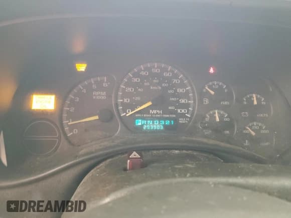 ✅ 2000 Chevrolet Suburban LS • VIN: 3GNFK16T5YG123884 • Лот: 67446805. Опубликован ранее на Copart с пробегом 293 903 миль. Бесплатный доступ к архиву аукционных продаж из США и подробный отчёт об истории автомобиля на DreamBid. Изображение 9.