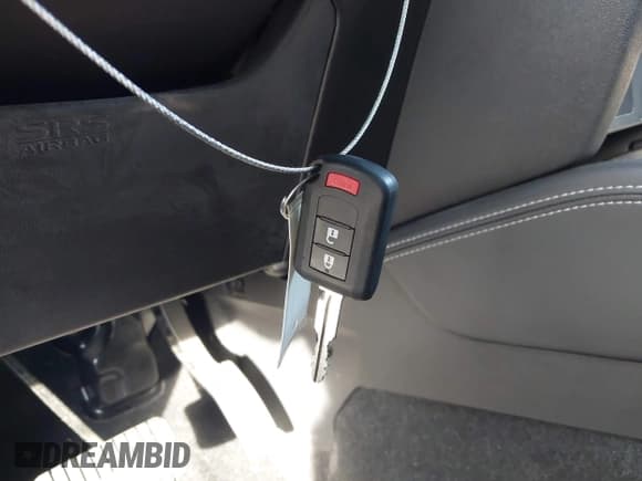 ✅ 2021 Mitsubishi Outlander ES • VIN: JA4APUAU2MU009168 • Lot: 43316709. Listed on IAAI with 27,685 mi. Free auction sales archive from the USA and detailed vehicle history report at DreamBid. Image 11.