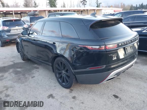 ✅ 2018 Land Rover Range Rover Velar R-Dynamic HSE • VIN: SALYM2RV5JA752217 • Lot: 43722368. Wystawiony na IAAI z przebiegiem 99 944 mil. Bezpłatny archiwum sprzedaży aukcyjnych z USA i szczegółowy raport historii pojazdu na DreamBid. Zdjęcie 3.