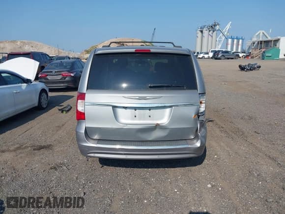 ✅ 2014 Chrysler Town & Country Touring L • VIN: 2C4RC1CG1ER176646 • Лот: 42832372. Опубликован ранее на IAAI с пробегом 123 815 миль. Бесплатный доступ к архиву аукционных продаж из США и подробный отчёт об истории автомобиля на DreamBid. Изображение 16.