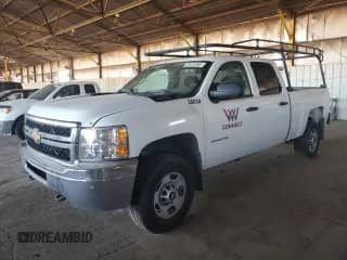 2013 Chevrolet Silverado 2500HD Work Truck z VIN 1GC1KVCGXDF148034, wystawiony jako Copart lot #84442005 z przebiegiem 217 501 mil mil oraz Szkoda całkowita • Salvage title. Historia ofert i sprzedaży dostępna na DreamBid. Obrazek 1.