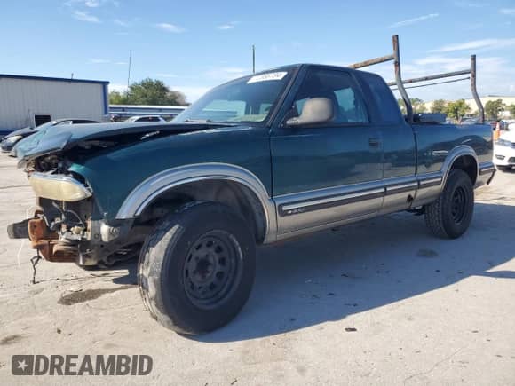 1998 Chevrolet S-10 LS с VIN 1GCCS19X0W8147104, выставлен на аукционе Copart как лот 72366784 с пробегом Не указан миль и Списание • Salvage title. История ставок и продаж доступна на DreamBid. Изображение 2.