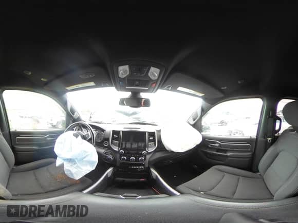 2019 Ram 1500 Big Horn z VIN 1C6SRFFT5KN510909, wystawiony jako IAAI lot #42685226 z przebiegiem 98 252 mil mil oraz . Historia ofert i sprzedaży dostępna na DreamBid. Obrazek 18.