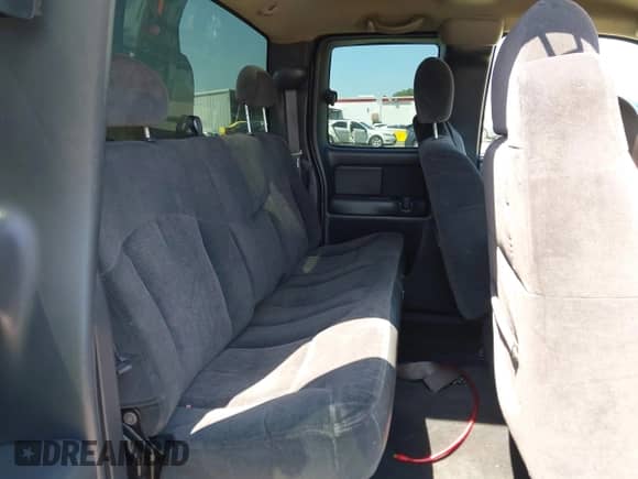 ✅ 2001 Chevrolet Silverado 1500 LT • VIN: 1GCEC19TX1Z142546 • Lot: 42408473. Wystawiony na IAAI z przebiegiem Nie podano mil. Skorzystaj z bezpłatnego archiwum sprzedaży aukcyjnych z USA i zobacz szczegółowy raport historii pojazdu na DreamBid. Zdjęcie 8.