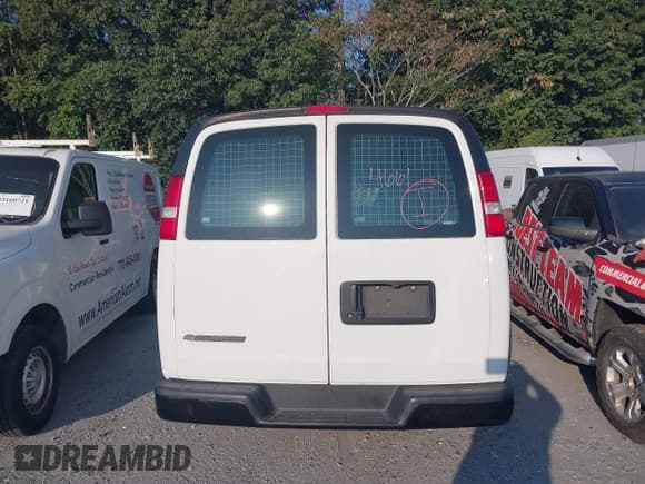 ✅ 2020 Chevrolet Express Cargo • VIN: 1GCWGAFP1L1256288 • Lot: 43156786. Listed on IAAI with 86,109 mi. Free auction sales archive from the USA and detailed vehicle history report at DreamBid. Image 16.