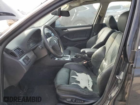 1999 BMW 3 Series 328i z VIN WBAAM5338XFR10964, wystawiony jako Copart lot #89660145 z przebiegiem 171 018 mil mil oraz Czysty tytuł • Clean title. Historia ofert i sprzedaży dostępna na DreamBid. Obrazek 7.