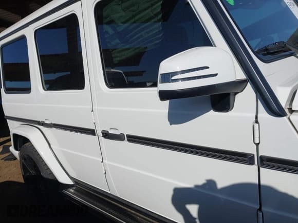 ✅ 2016 Mercedes-Benz G 550 • VIN: WDCYC3KF1GX246080 • Lot: 42317289. Wystawiony na IAAI z przebiegiem 100 416 mil. Bezpłatny archiwum sprzedaży aukcyjnych z USA i szczegółowy raport historii pojazdu na DreamBid. Zdjęcie 13.