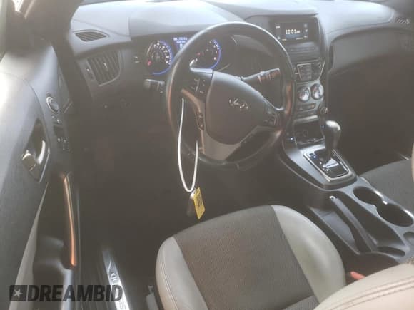 ✅ 2016 Hyundai Genesis Coupe 3.8L Base • VIN: KMHHT6KJ2GU135076 • Lot: 82278225. Wystawiony na Copart z przebiegiem 90 243 mil. Bezpłatny archiwum sprzedaży aukcyjnych z USA i szczegółowy raport historii pojazdu na DreamBid. Zdjęcie 8.