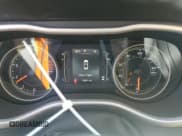 ✅ 2018 Jeep Cherokee Latitude Plus • VIN: 1C4PJLLB5JD590569 • Lot: 82539925. Wystawiony na Copart z przebiegiem 79 831 mil. Bezpłatny archiwum sprzedaży aukcyjnych z USA i szczegółowy raport historii pojazdu na DreamBid. Zdjęcie 9.