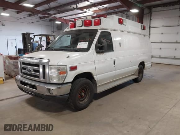 ✅ 2011 Ford Econoline Cargo Commercial • VIN: 1FDSS3EL6BDB11408 • Lot: 41491073. Wystawiony na IAAI z przebiegiem 360 229 mil. Bezpłatny archiwum sprzedaży aukcyjnych z USA i szczegółowy raport historii pojazdu na DreamBid. Zdjęcie 2.