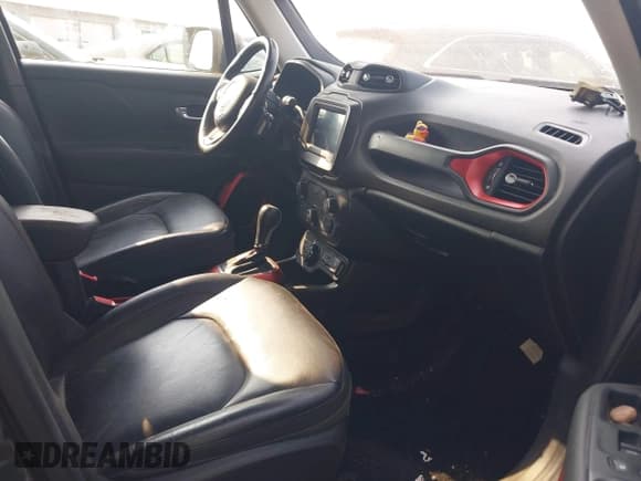 ✅ 2018 Jeep Renegade Trailhawk • VIN: ZACCJBCB6JPG83014 • Лот: 42420786. Опубликован ранее на IAAI с пробегом 63 713 миль. Бесплатный доступ к архиву аукционных продаж из США и подробный отчёт об истории автомобиля на DreamBid. Изображение 5.