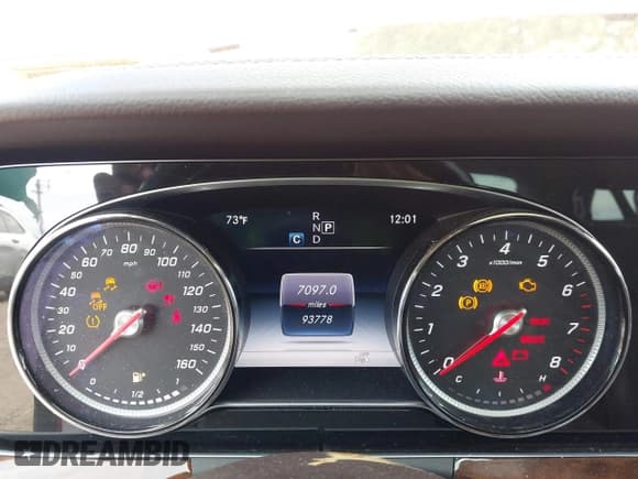 ✅ 2017 Mercedes-Benz E 300 Luxury • VIN: WDDZF4KB1HA145006 • Lot: 43500490. Wystawiony na IAAI z przebiegiem 93 778 mil. Bezpłatny archiwum sprzedaży aukcyjnych z USA i szczegółowy raport historii pojazdu na DreamBid. Zdjęcie 7.