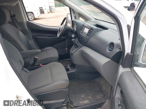 ✅ 2020 Nissan NV200 SV • VIN: 3N6CM0KN2LK709601 • Lot: 43253448. Wystawiony na IAAI z przebiegiem 233 308 mil. Bezpłatny archiwum sprzedaży aukcyjnych z USA i szczegółowy raport historii pojazdu na DreamBid. Zdjęcie 5.