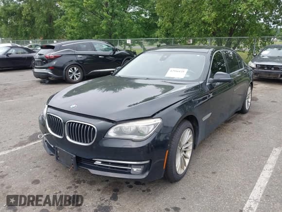 ✅ 2013 BMW 7 Series 750Li xDrive • VIN: WBAYF8C56DDE59233 • Lot: 42916125. Wystawiony na IAAI z przebiegiem Nie podano. Bezpłatny archiwum sprzedaży aukcyjnych z USA i szczegółowy raport historii pojazdu na DreamBid. Zdjęcie 2.