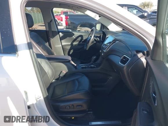 ✅ 2018 Chevrolet Equinox Premier • VIN: 2GNAXVEV5J6302157 • Lot: 43467923. Wystawiony na IAAI z przebiegiem 94 063 mil. Bezpłatny archiwum sprzedaży aukcyjnych z USA i szczegółowy raport historii pojazdu na DreamBid. Zdjęcie 5.