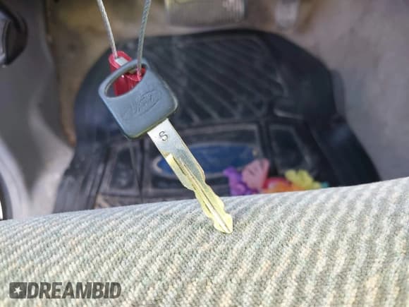 ✅ 1997 Ford Explorer XLT • VIN: 1FMDU32P2VUA24507 • Лот: 43776482. Опубликован ранее на IAAI с пробегом 100 050 миль. Бесплатный доступ к архиву аукционных продаж из США и подробный отчёт об истории автомобиля на DreamBid. Изображение 11.