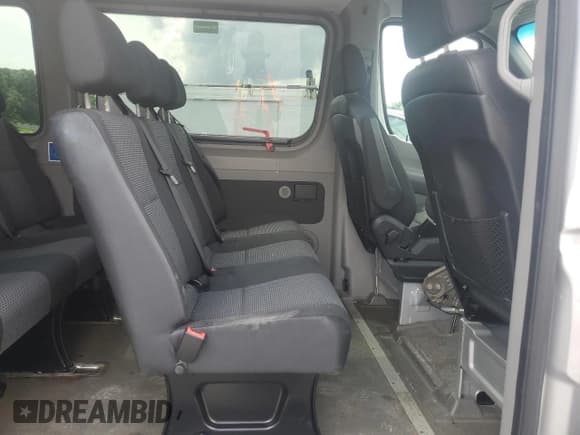 ✅ 2012 Mercedes-Benz Sprinter Passenger • VIN: WDZPE7CC6C5625069 • Лот: 60524795. Опубликован ранее на Copart с пробегом 102 975 миль. Бесплатный доступ к архиву аукционных продаж из США и подробный отчёт об истории автомобиля на DreamBid. Изображение 11.