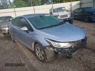 ✅ 2017 Chevrolet Cruze LS • VIN: 1G1BC5SM5H7125844 • Lot: 47965153. Wystawiony na Copart z przebiegiem 66 994 mil. Bezpłatny archiwum sprzedaży aukcyjnych z USA i szczegółowy raport historii pojazdu na DreamBid. Zdjęcie 4.