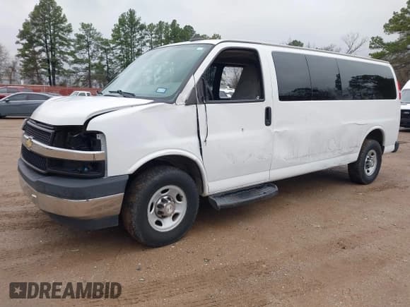 ✅ 2020 Chevrolet Express Passenger LT • VIN: 1GAZGPFG4L1121251 • Lot: 41306415. Wystawiony na IAAI z przebiegiem 77 060 mil. Bezpłatny archiwum sprzedaży aukcyjnych z USA i szczegółowy raport historii pojazdu na DreamBid. Zdjęcie 21.