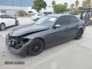 ✅ 2006 BMW 3 Series 325i • VIN: WBAVB13556PT06427 • Лот: 43778110. Опубликован ранее на IAAI с пробегом 231 356 миль. Бесплатный доступ к архиву аукционных продаж из США и подробный отчёт об истории автомобиля на DreamBid. Изображение 18.