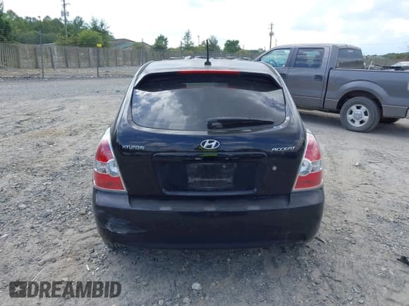 ✅ 2010 Hyundai Accent SE • VIN: KMHCN3AC8AU184845 • Lot: 43109343. Listed on IAAI with 197,504 mi. Free auction sales archive from the USA and detailed vehicle history report at DreamBid. Image 16.