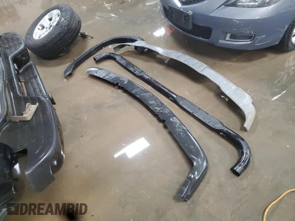 ✅ 2004 Chevrolet Suburban Z71 • VIN: 3GNFK16Z54G233879 • Лот: 87713175. Опубликован ранее на Copart с пробегом 155 438 миль. Бесплатный доступ к архиву аукционных продаж из США и подробный отчёт об истории автомобиля на DreamBid. Изображение 13.