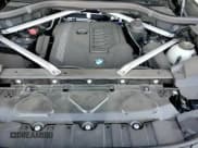 ✅ 2021 BMW X5 sDrive40i • VIN: 5UXCR4C01M9G52442 • Lot: 85409765. Wystawiony na Copart z przebiegiem 31 197 mil. Bezpłatny archiwum sprzedaży aukcyjnych z USA i szczegółowy raport historii pojazdu na DreamBid. Zdjęcie 15.