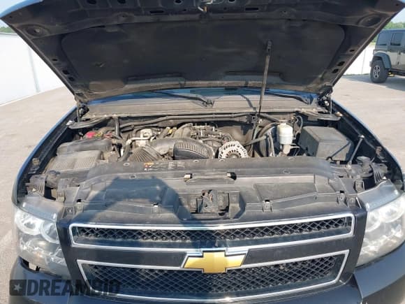 ✅ 2014 Chevrolet Tahoe LT • VIN: 1GNSCBE01ER235571 • Lot: 42403118. Listed on IAAI with 238,069 mi. Free auction sales archive from the USA and detailed vehicle history report at DreamBid. Image 10.