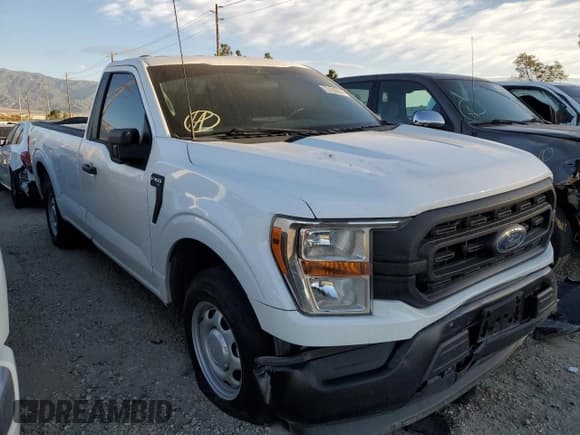 ✅ 2022 Ford F-150 XL • VIN: 1FTMF1CP7NKE48777 • Lot: 73188894. Wystawiony na Copart z przebiegiem 66 338 mil. Bezpłatny archiwum sprzedaży aukcyjnych z USA i szczegółowy raport historii pojazdu na DreamBid. Zdjęcie 4.