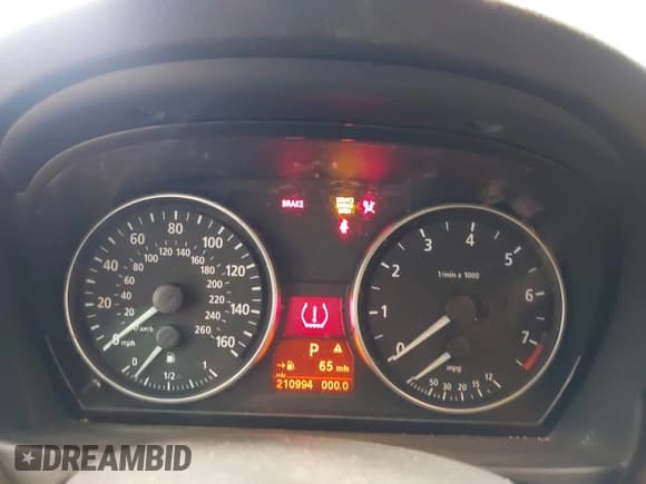 ✅ 2006 BMW 3 Series 325i • VIN: WBAVB17566NK33798 • Лот: 42425997. Опубликован ранее на IAAI с пробегом 210 994 миль. Бесплатный доступ к архиву аукционных продаж из США и подробный отчёт об истории автомобиля на DreamBid. Изображение 7.