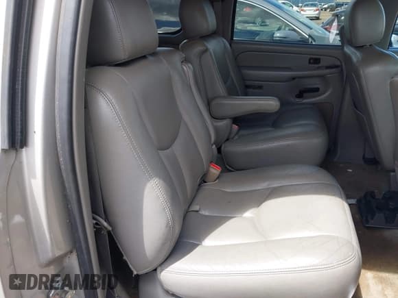 ✅ 2004 Chevrolet Suburban Z71 • VIN: 3GNFK16Z94G210623 • Лот: 42227673. Опубликован ранее на IAAI с пробегом 183 831 миль. Бесплатный доступ к архиву аукционных продаж из США и подробный отчёт об истории автомобиля на DreamBid. Изображение 8.