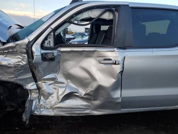 2021 Chevrolet Silverado 1500 LT z VIN 3GCPWCEK0MG329422, wystawiony jako Copart lot #80122814 z przebiegiem Nie podano mil oraz Czysty tytuł • Clean title. Historia ofert i sprzedaży dostępna na DreamBid. Obrazek 7.