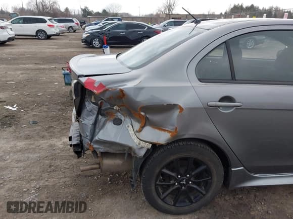 ✅ 2017 Mitsubishi Lancer ES • VIN: JA32U2FU6HU010683 • Lot: 41866645. Listed on IAAI with 83,439 mi. Free auction sales archive from the USA and detailed vehicle history report at DreamBid. Image 21.