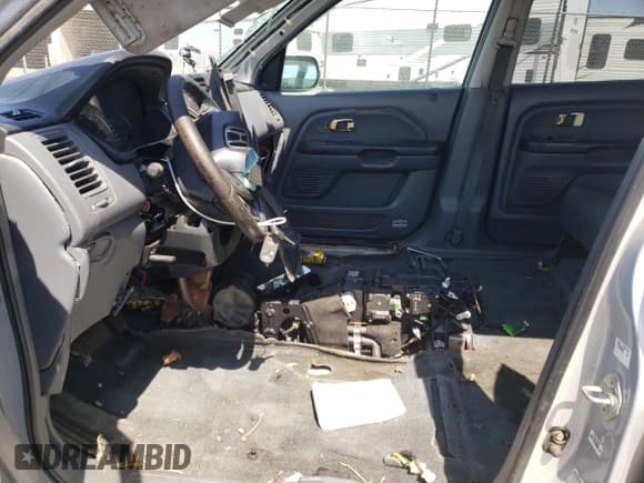 ✅ 2003 Honda Pilot EX • VIN: 2HKYF18713H617326 • Lot: 59928495. Wystawiony na Copart z przebiegiem 145 437 mil. Bezpłatny archiwum sprzedaży aukcyjnych z USA i szczegółowy raport historii pojazdu na DreamBid. Zdjęcie 7.