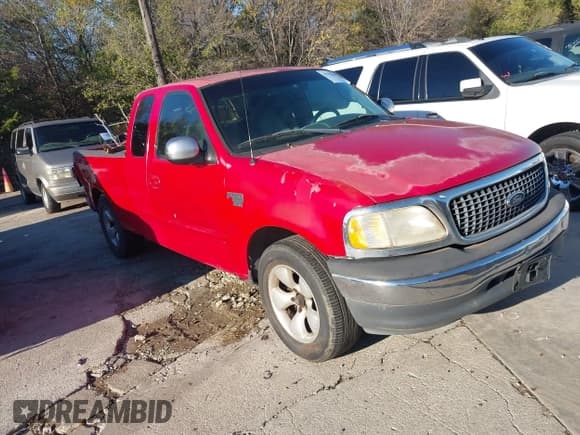✅ 2000 Ford F-150 XL • VIN: 1FTRX17W2YKA51244 • Lot: 43791839. Wystawiony na IAAI z przebiegiem Nie podano. Bezpłatny archiwum sprzedaży aukcyjnych z USA i szczegółowy raport historii pojazdu na DreamBid. Zdjęcie 1.