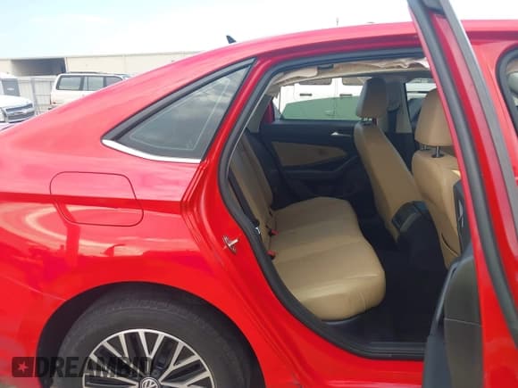 ✅ 2019 Volkswagen Jetta SEL • VIN: 3VWE57BU7KM231748 • Lot: 43340495. Wystawiony na IAAI z przebiegiem 107 437 mil. Bezpłatny archiwum sprzedaży aukcyjnych z USA i szczegółowy raport historii pojazdu na DreamBid. Zdjęcie 8.